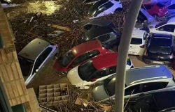 فيضانات إسبانيا.. وفاة مهاجر مغربي وفقدان 25 آخرين