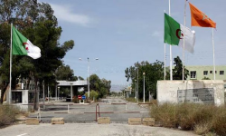 بينهم شباب من الناظور والدريوش.. الجزائر تفرج عن 32 مهاجراً مغربياً