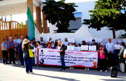 الحسيمة.. وقفة احتجاجية للتنديد بالاعتداء الجنسي على تلميذة من قبل استاذها(فيديو)