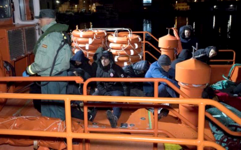 البحرية الاسبانية تنقذ 20 مغربيا ابحروا من سواحل الريف