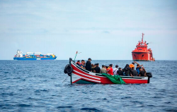 البحرية الملكية تنقذ 107 مهاجرا سريا في البحر المتوسط