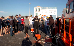 اسبانيا.. انقاذ 27 مهاجرا سريا ابحروا من سواحل الريف في 3 قوارب