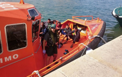 البحرية الاسبانية تعترض قاربا يقل 11 مهاجرا ابحروا من الريف