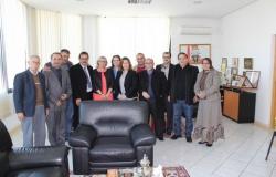القنصل العام الفرنسي بطنجة تزور مدينة الحسيمة