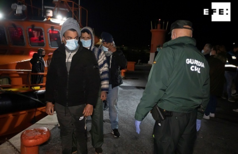 اسبانيا.. انقاذ مهاجرين سريين من بينهم نشطاء بارزين في حراك الريف