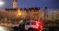 مهاجرون يقتحمون سياج مليلية و35 يدخلون إلى المدينة المحتلة