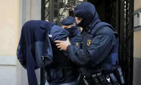 اعتقال 8 مغاربة في برشلونة بعضهم له صلة بهجوم بروكسيل