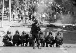 عندما واجهَ الحسن الثاني الاحتجاجات في الشمال بالدّبابات والاعتقالات