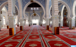 مسجد غينيا .. صرح روحاني ومعماري في قلب الحسيمة