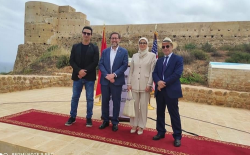 القائم بأعمال السفارة الامريكية يزور قلعة "طوريس" وميناء الحسيمة