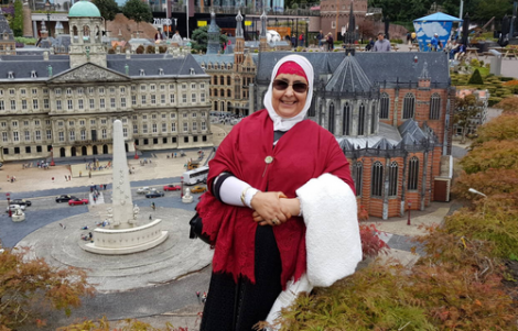 وفاة أشهر امرأة مغربية من الجيل الاول في الإعلام الهولندي (فيديو)