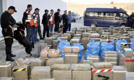 حجز ازيد من 15 طنا من مخدر الشيرا في شاحنة بمدينة طنجة