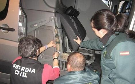 ضبط 190 كلغ من الحشيش بميناء الميريا في سيارة قادمة من الناظور