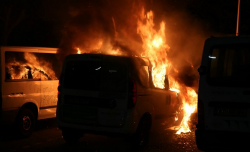 شبان مغاربة يشعلون مدينة هولندية والسلطات تعلن حالة الطوارئ (فيديو)