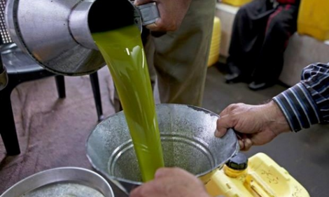 زيت زيتون "مغشوشة" تغزو اسواق اقليم الحسيمة