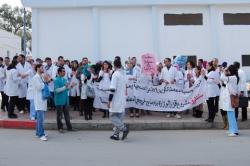 الطلبة الممرضون بالحسيمة يواصلون احتجاجاتهم و يتوعدون بالتصعيد