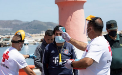 بعد ان قضوا عدة ايام في البحر .. 4 شبان من الحسيمة يصلون الى اسبانيا