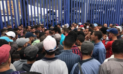 الحرس المدني يحذر من كارثة في معابر مليلية ويحمل المسؤولية للمغرب