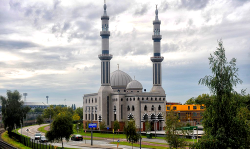 الافلاس يهدد اكبر مسجد في هولندا بعد رفض المغاربة مشاركة عرب في ادارته
