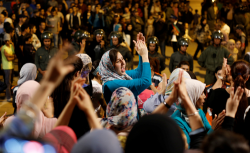 تظاهرة نسائية بالحسيمة للتنديد بإعتقال نشطاء الحراك