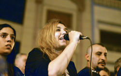 الحسيمة.. الشرطة تعتقل نوال بنعيسى الناشطة البارزة في حراك الريف