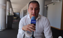 صحيفة فرنسية تسخر من موسى واعروص "المستشار الوهمي" لماكرون