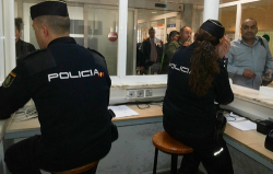 مليلية .. اعتقال 10 مغاربة يزورون جوازات سفر اوروبية