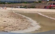 مياه مجهولة المصدر وسط رمال شاطئ كيمادو