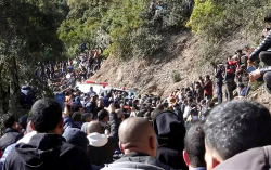 بمشاركة الآلاف.. دفن جثمان الطفل ريان في مشهد مهيب