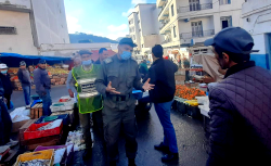 الحسيمة.. السلطة تدعو اصحاب المحلات التجارية بسوق الثلاثاء الى اخلاء الشوارع