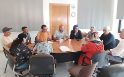 رئيس جماعة الحسيمة يعد بالاستجابة لمطالب الموظفين والنقابة تعلق الوقفة الاحتجاجية