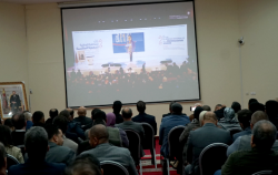 منتخبو الحسيمة يتابعون أشغال اليوم الثاني من المناظرة الوطنية للجهوية من مقر العمالة