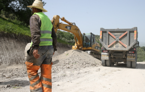 الحسيمة.. رصد 800 مليون سنتيم لتهئية طريق بجماعة بني كميل