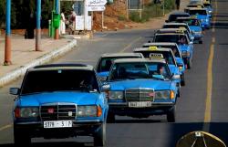 الحكومة تقرر التخلص من سيارات الأجرة المتهالكة