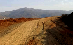 الحسيمة.. 1,5 مليار لتهئية الطريق الرابطة بين بني بوعياش وتفروين