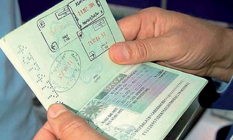 فرنسا تشدد شروط منح التأشيرات للمغاربة