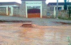 الامطار تحرم تلاميذ اعدادية سيدي بوعفيف من الدراسة