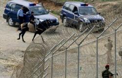 احباط محاولة لدخول عشرات المهاجرين الى مليلية المحتلة