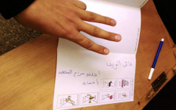 ناخبون يُطالبون بحرية معتقلي الريف في أوراق الانتخابات الجزئية بالناظور