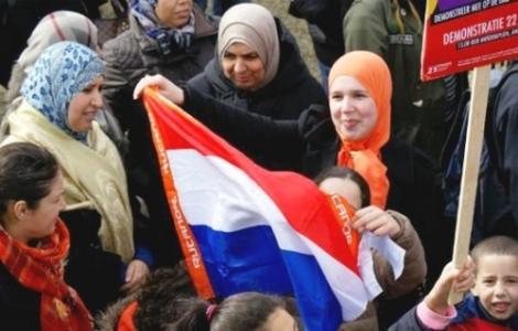 هولندا تقرر وقف إلغاء الإتفاق بينها وبين المغرب حول الضمان الإجتماعي