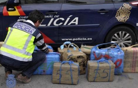 الشرطة الإسبانية تُحبط ثلاثة عمليات لتهريب المخدرات أبطالها مغاربة
