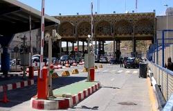 مئات المهاجرين في وضعية غير قانونية يقتحمون المعبر المؤدي إلى سبتة