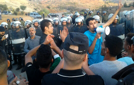 القوات العمومية تعترض مسيرة احتجاجية قادمة من تماسينت