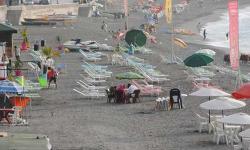 جمعيات تطالب بوضع حد لظاهرة الترامي على رمال شواطئ الحسيمة