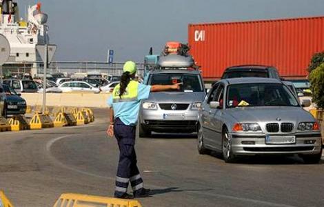 اسبانيا : إبطال عملية لتهريب سيارات مسروقة وتوقيف 23 مغربيا بميناء طريفة